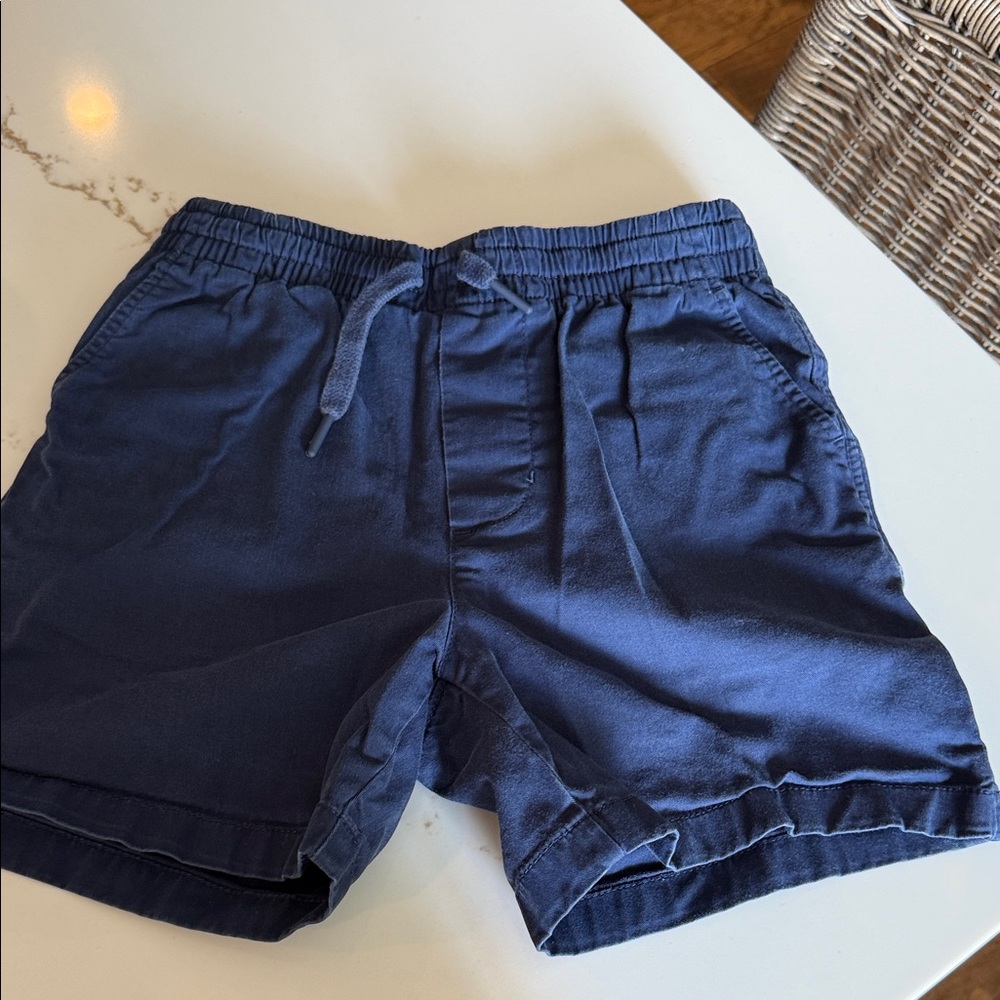 Vineyard vines navy blue shorts size 10